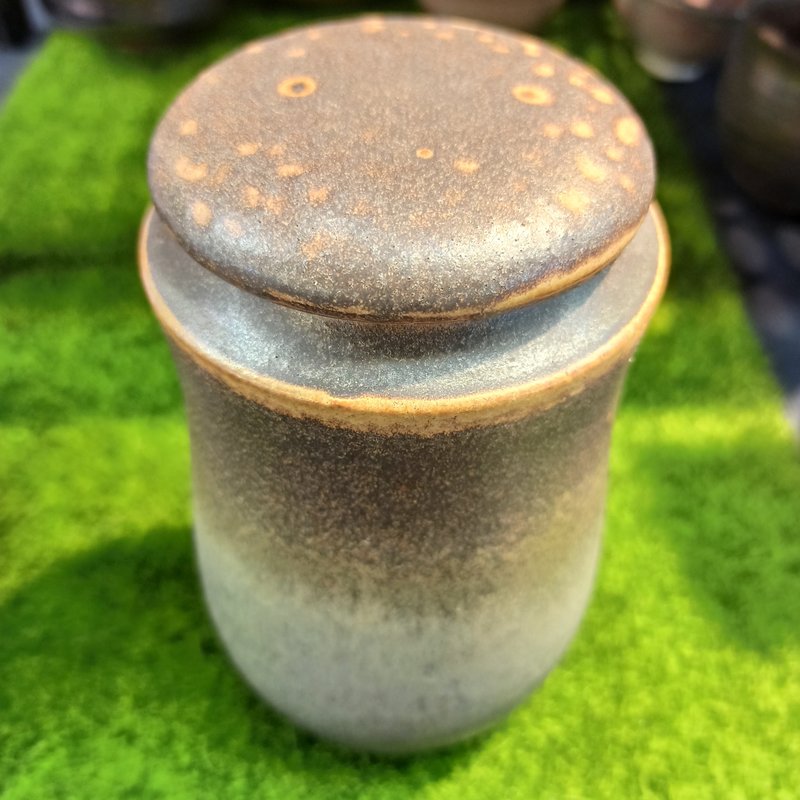 茶倉茶葉罐四兩裝 - 茶壺/茶杯/茶具 - 陶 卡其色