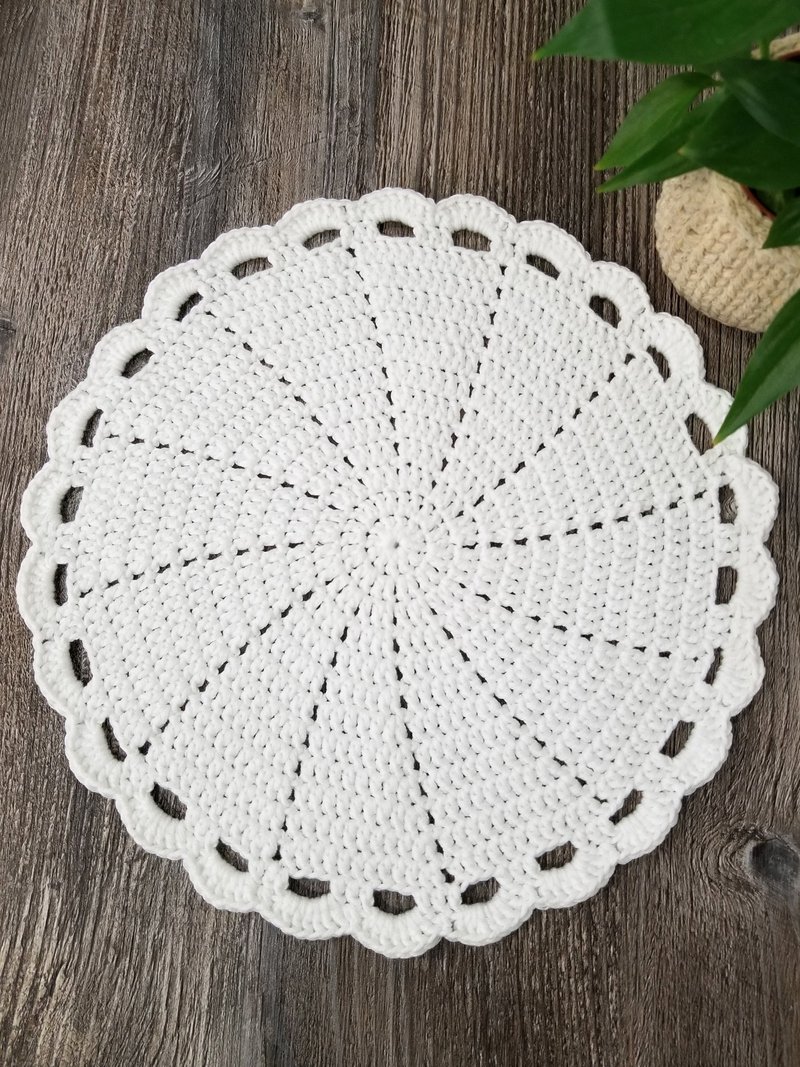 Set of 4 crochet PLACEMAT Crochet doily Knitted coaster Napkin Table decoration - 餐桌布/桌巾/餐墊 - 棉．麻 白色