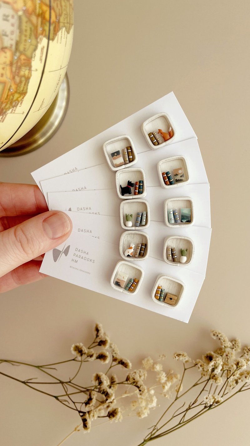 White Bookcase Stud Earrings, Square-shaped stud earrings - 耳環/耳夾/耳骨夾 - 其他材質 白色