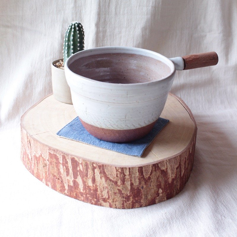 Ceramic Bowl - 花瓶/花器 - 陶 白色