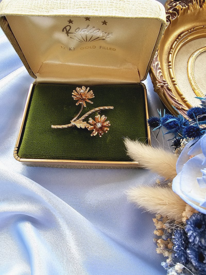 Elegant dandelion rhinestone pistil covered gold leaf vein brooch/brooch/retro jewelry/vintage western antique - เข็มกลัด - เครื่องประดับ 