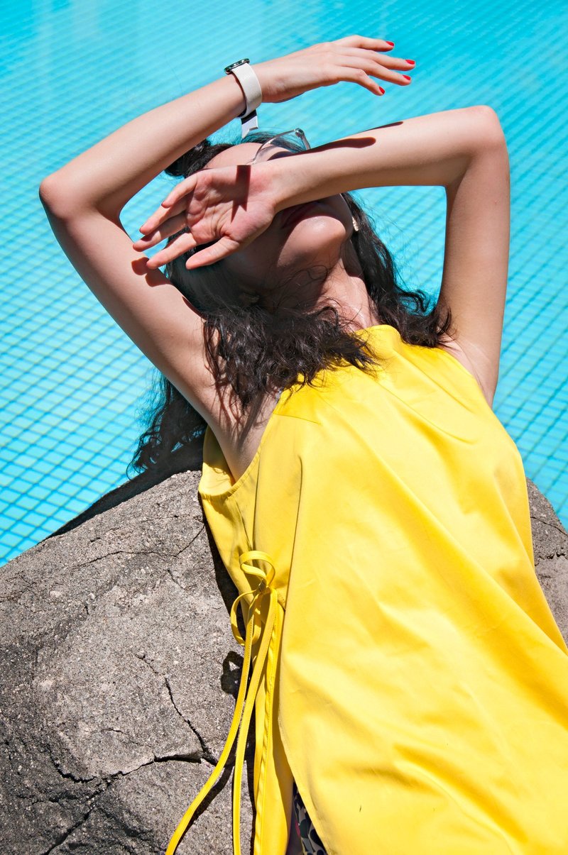 蝴蝶的長尾巴 - 黃 BUTTERFLY'S LONG TAIL CREW NECK TOP - YELLOW - 女上衣/長袖上衣 - 棉．麻 黃色