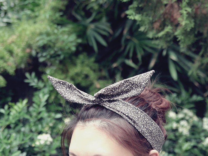 Stonewall Shangpan vine flower / black and white / aluminum ribbon - Hair Accessories - Cotton & Hemp Black