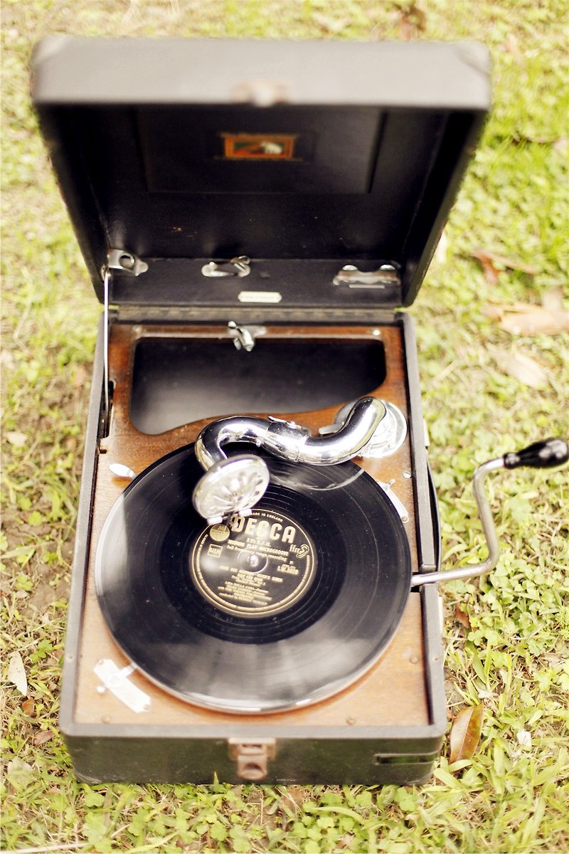 [Good day fetish] British VINTAGE/His master's voice portable phonograph - Items for Display - Genuine Leather Multicolor