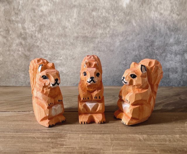 森の動物 | 小さなリスの手作り木彫りキーホルダー/ペンダント/ストラップ/スエード ネックレス ストラップ