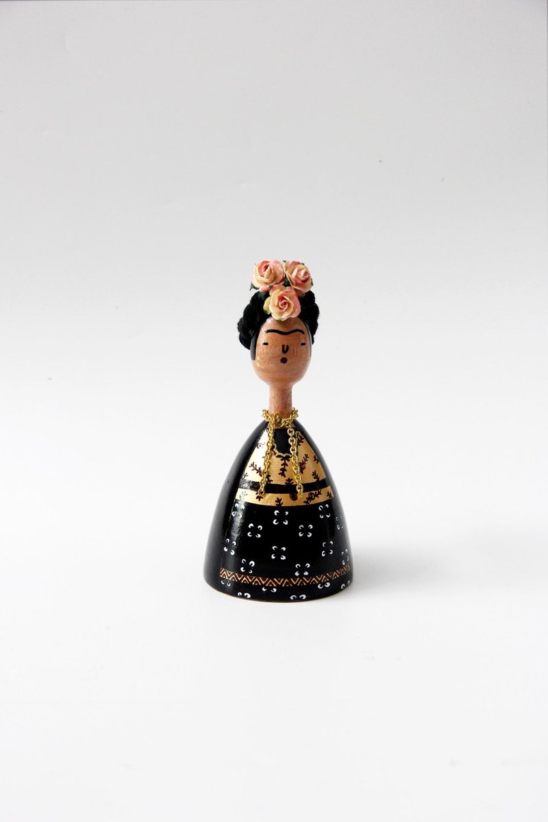Obida (Frida) Kahlo Wooden Doll - 擺飾/家飾品 - 木頭 紅色