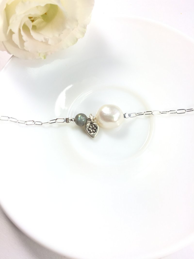 Ops Labradorite Pearl Simple silver bracelet -天然礦石/拉長石/珍珠/silver/天然石/藍光/愛心/客製化 - 手鍊/手鐲 - 寶石 銀色