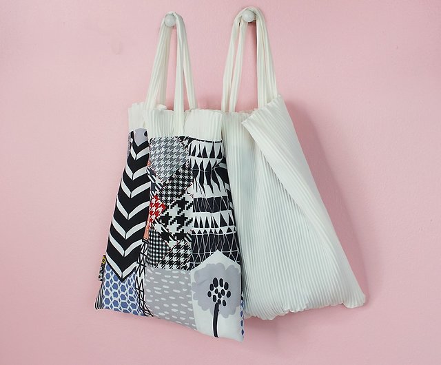 White Mini Pleated bag, Floral pleat tote bag, Reversible bag Size