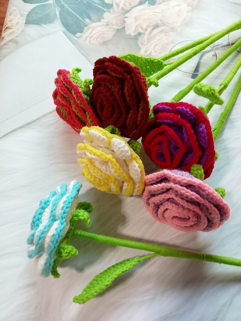 かぎ針編みのバラ、糸のバラ - フラワー/ガーデン - アクリル 多色