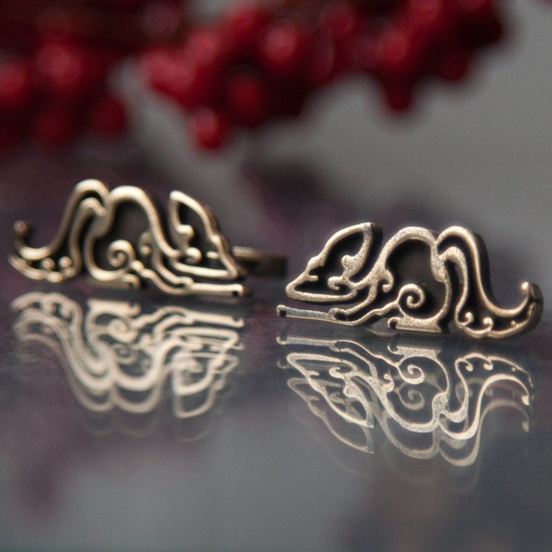 Fox earrings. Fox jewelry. Celtic jewelry. Pagan author earrings. Handmade art - 耳環/耳夾/耳骨夾 - 其他金屬 橘色