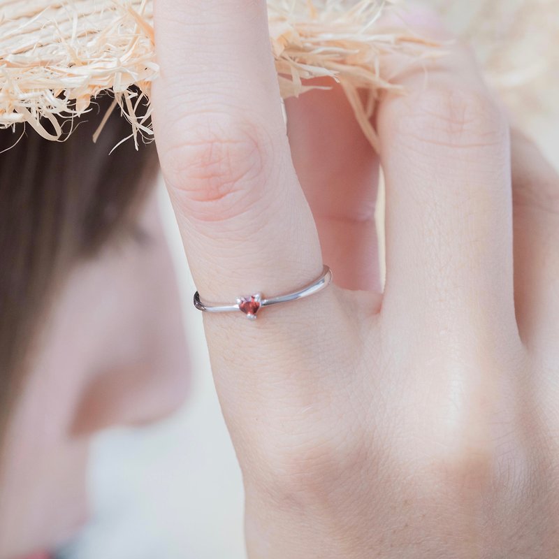 石榴石925純銀心形寶石爪鑲戒指 可調式戒指 - 戒指 - 寶石 銀色