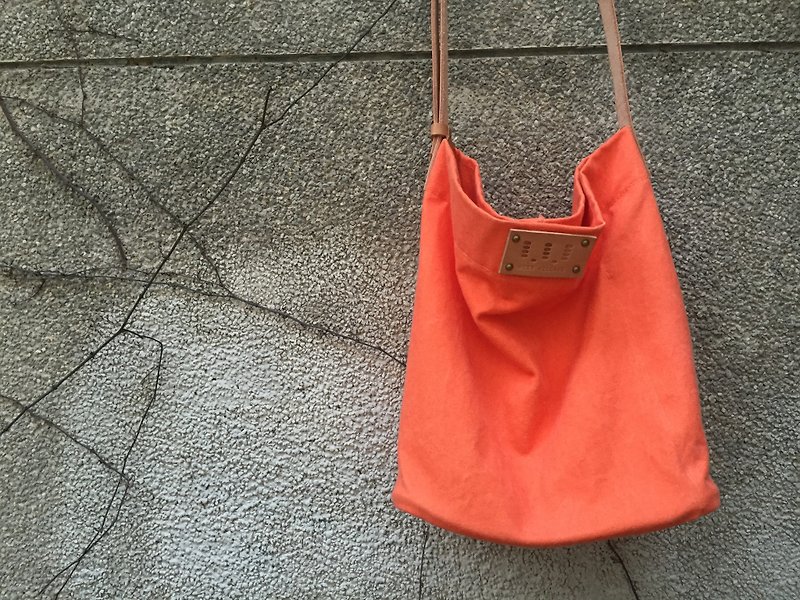 Square tube wash canvas bag / Street Bucket Bag / Canvas / cow leather handle / limited edition orange / Discounts - กระเป๋าแมสเซนเจอร์ - ผ้าฝ้าย/ผ้าลินิน สีส้ม