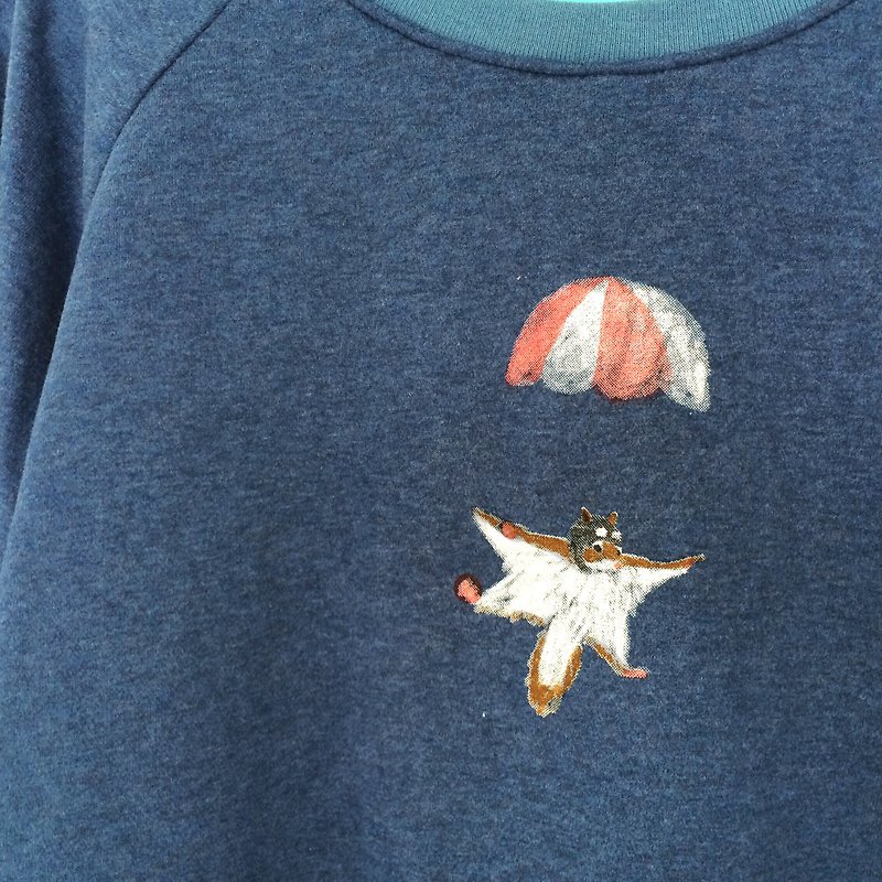 flying squirrel crop top sweater - สเวตเตอร์ผู้หญิง - ผ้าฝ้าย/ผ้าลินิน สีน้ำเงิน