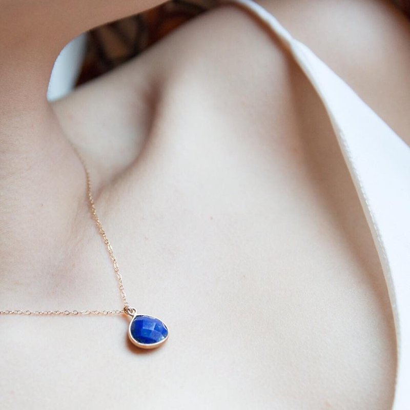 Lapis lazuli gold necklace clavicle - สร้อยคอ - เครื่องเพชรพลอย สีน้ำเงิน