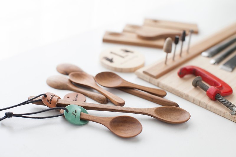 Teak Spoon Leather Lettering Charm Handmade Experience Course - งานฝีมือไม้/ไม้ไผ่ - ไม้ 