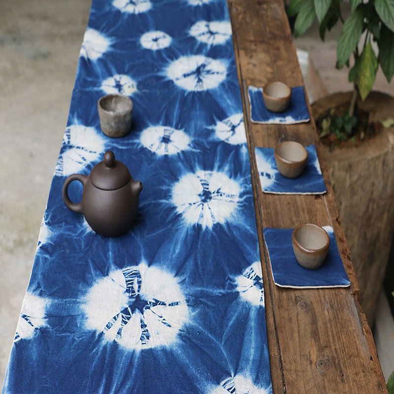 Yishanren | Blue-dyed Chinese simple plant and grass dyed fabric tea mat tea set tea set handmade cotton table runner - Place Mats & Dining Décor - Cotton & Hemp 