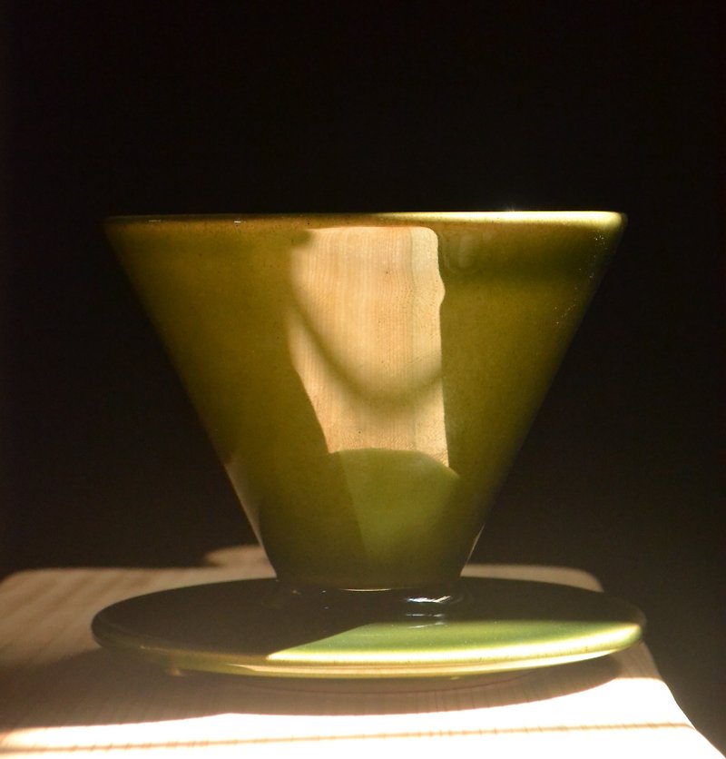 Xia Shu green cone-shaped six-rib filter cup 01 hand-brewed filter cup coffee filter cup coffee filter - เครื่องทำกาแฟ - ดินเผา สีเขียว