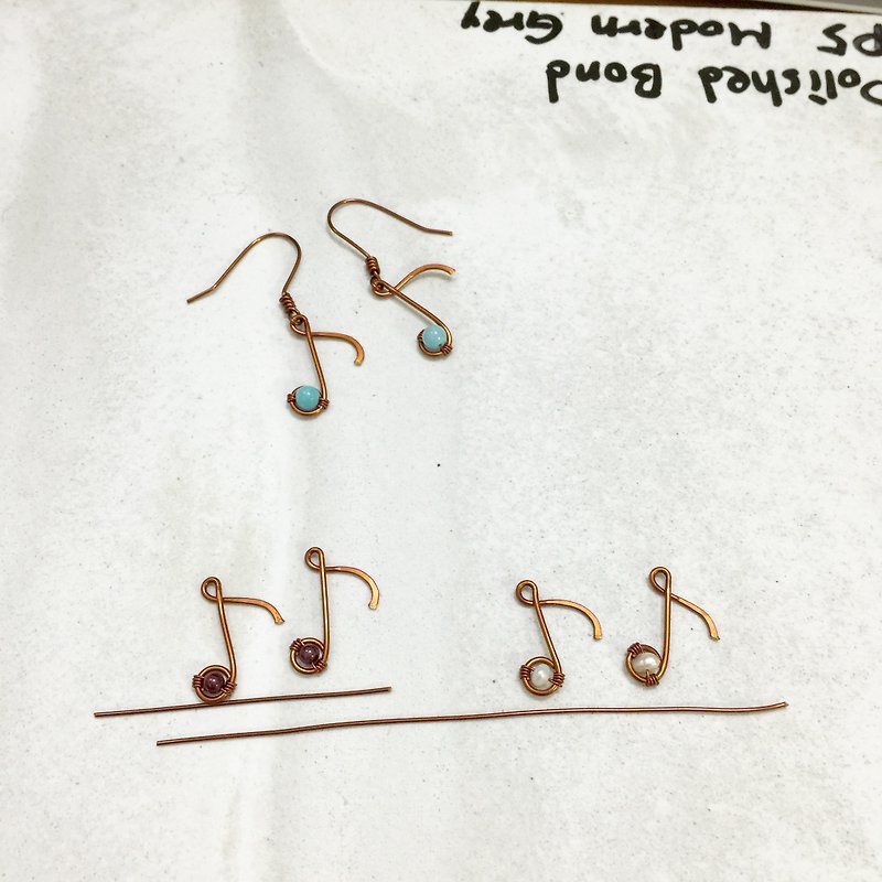 Three-note note jumping earrings - ต่างหู - โลหะ สีน้ำเงิน