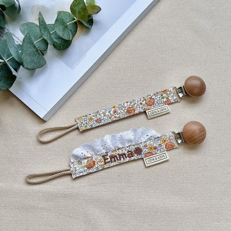 [Customized Embroidery] Flower Sea Picnic Date Lotus Leaf Lace Floral Pacifier Clip Pacifier Chain - ขวดนม/จุกนม - ผ้าฝ้าย/ผ้าลินิน สีส้ม