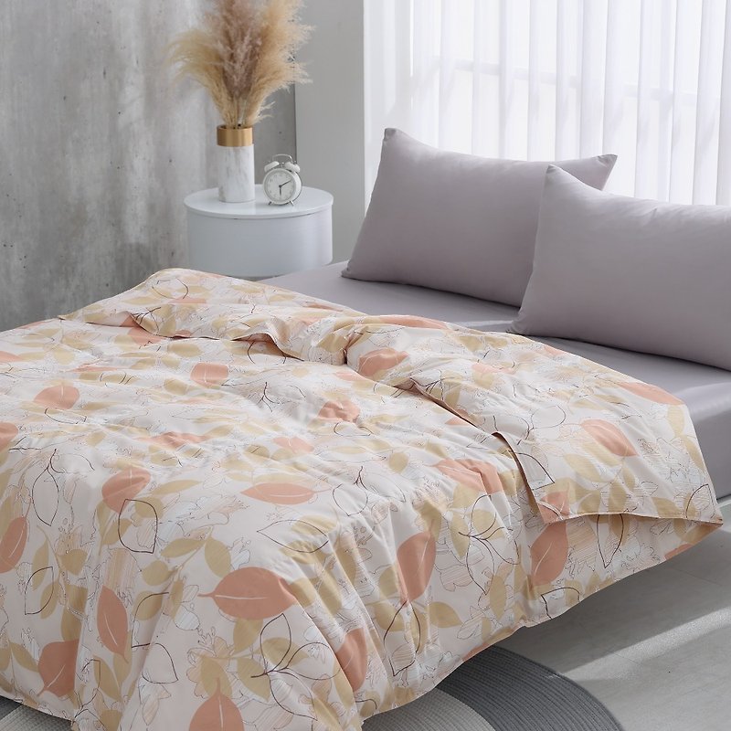 Double/October quilt/machine washable, no need for quilt cover, a good quilt to cover the whole year - Blooming Orange - ผ้าห่ม - ขนของสัตว์ปีก 