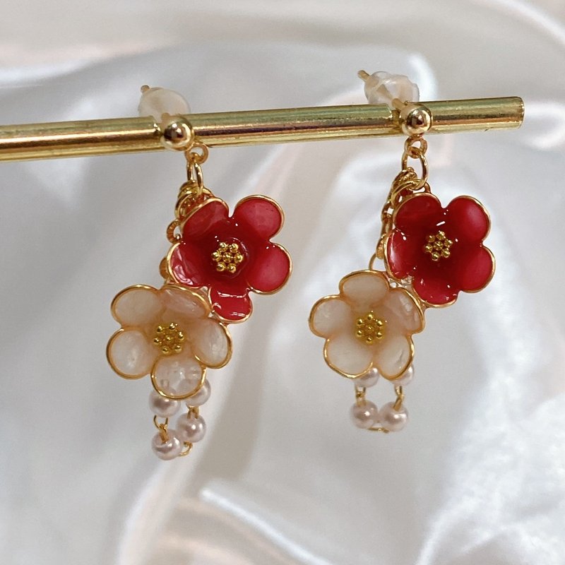 Plum in Memory/Handmade Crystal Flower Ornaments - Earrings & Clip-ons - Resin Red