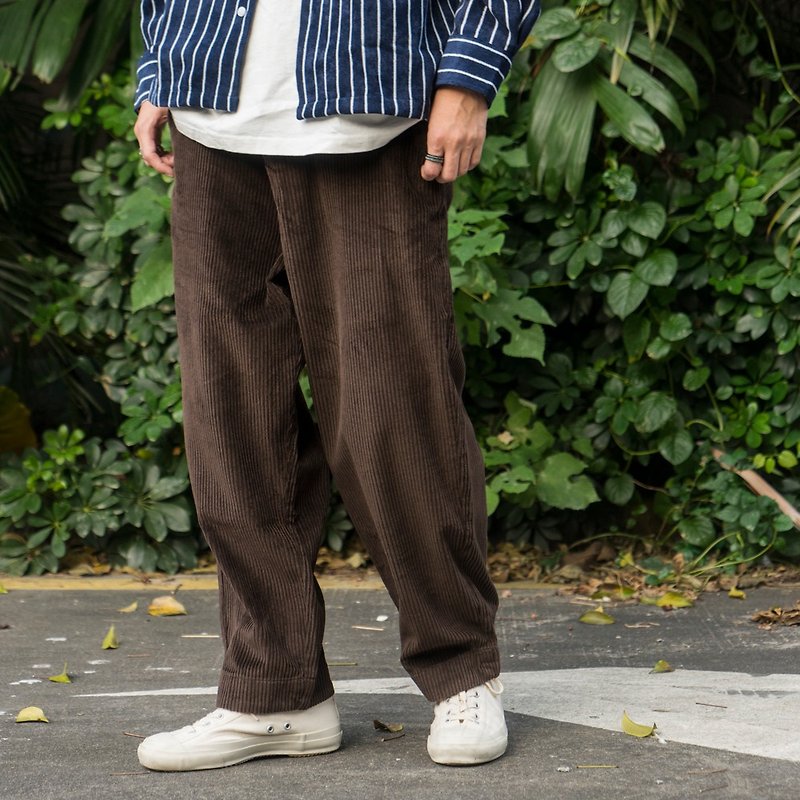 Japanese style autumn and winter loose design tapered corduroy pants wide cut corduroy pants - กางเกงขายาว - ผ้าฝ้าย/ผ้าลินิน สีนำ้ตาล