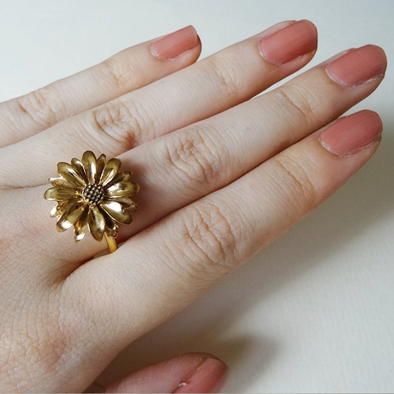 Daisy Ring Gold K18GF Harajuku kawaii Girly - แหวนทั่วไป - โลหะ สีทอง