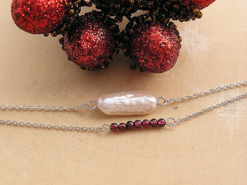 925純銀配淡水珍珠及石榴石手鏈 自家設計及手工製 - 手鍊/手鐲 - 寶石 紅色