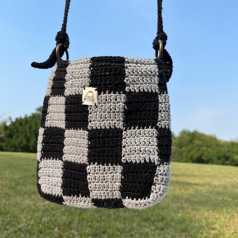 Handmade Checkered Crochet Bag丨Black & Light Gray - Messenger Bags & Sling Bags - Cotton & Hemp Green