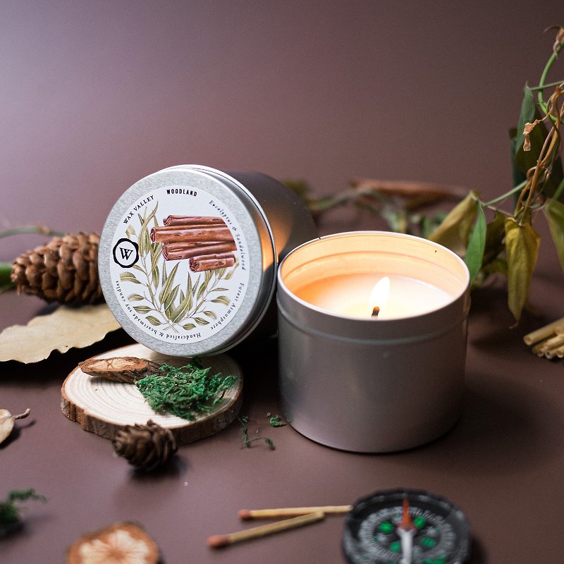 Soy Candle Woodland Blend Portable Tin - Eucalyptus & Sandalwood - 香氛蠟燭/燭台 - 其他材質 銀色