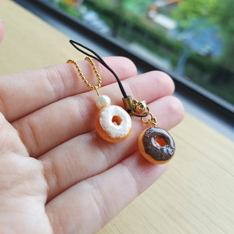 不發胖甜甜圈 糖霜、可可 手工吊飾/飾品/袖珍黏土-3minutes - 吊飾/掛飾 - 黏土 白色