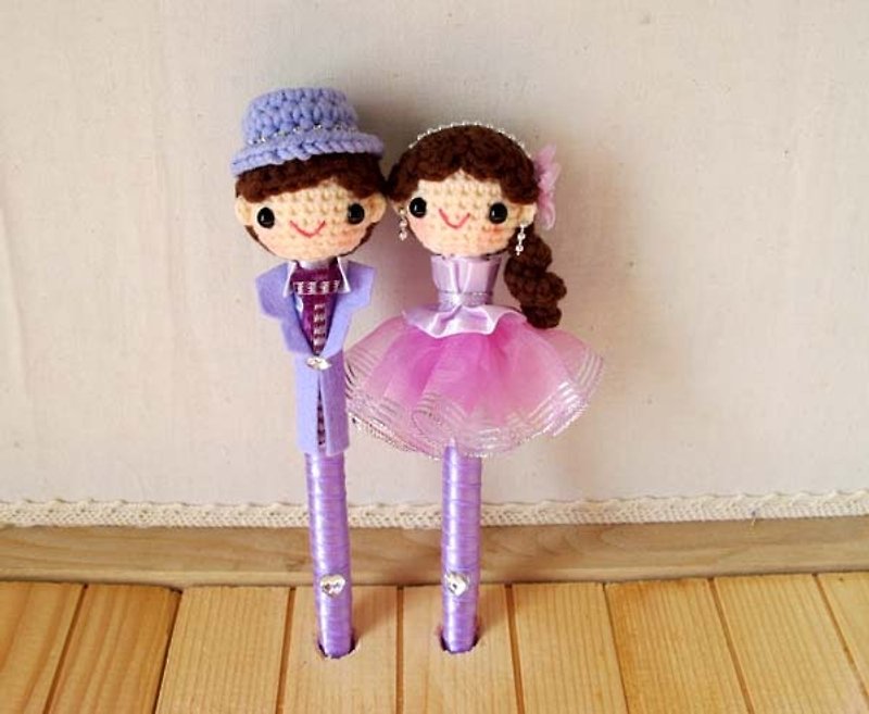 Lavender dress style wool happy baby pair pen - อุปกรณ์เขียนอื่นๆ - วัสดุอื่นๆ สีม่วง