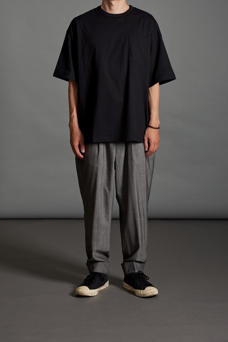 寬版口袋黑色短TEE - 男 T 恤 - 棉．麻 黑色