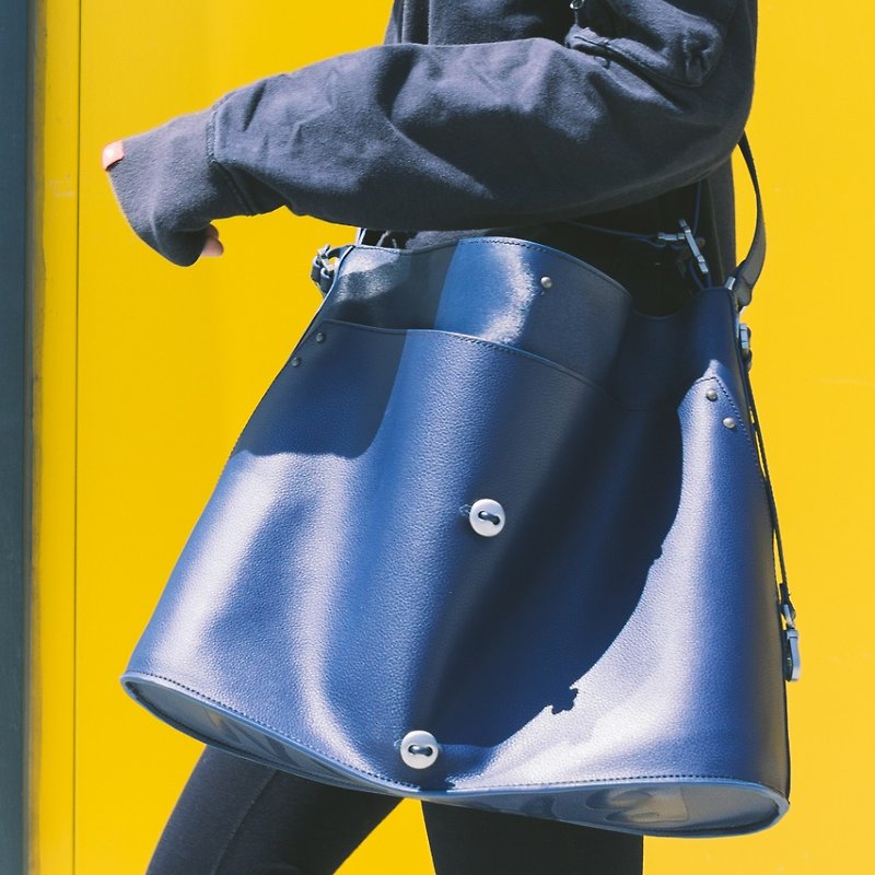 [Perfect maintenance bucket bag type] Bucket classic bucket bag-dark blue x Silver accessories