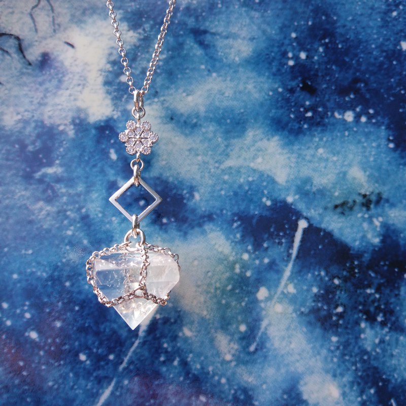 【Winter Edition - Snowflake】Quartz Mini Pyramid Necklace / silver/ Pendulum - สร้อยติดคอ - เครื่องประดับพลอย ขาว