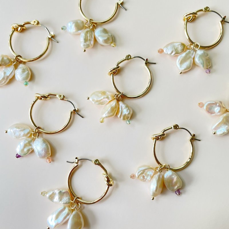 Tiny petal pearl earrings/ Clip-On - Earrings & Clip-ons - Pearl Gold