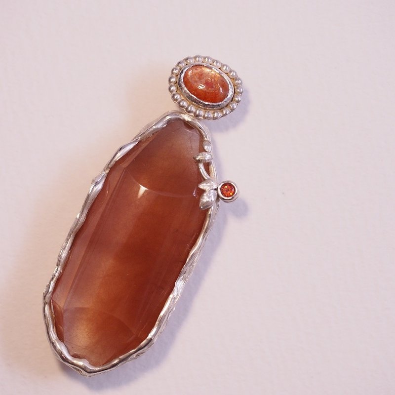 Red-haired crystal rutile large rare shape Stone Stone sterling silver pendant - สร้อยคอ - คริสตัล สีส้ม