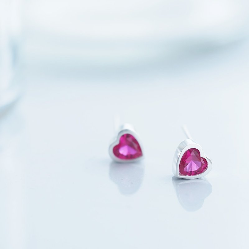 Ruby heart earrings Silver 925 - ต่างหู - โลหะ สีแดง