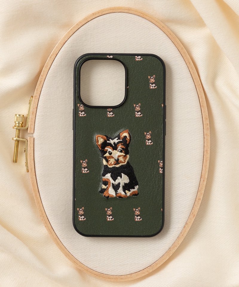 立體刺繡手機殼 iPhone 13 PRO PU合成皮革 狗狗x深橄欖色 - 手機殼/手機套 - 聚酯纖維 多色