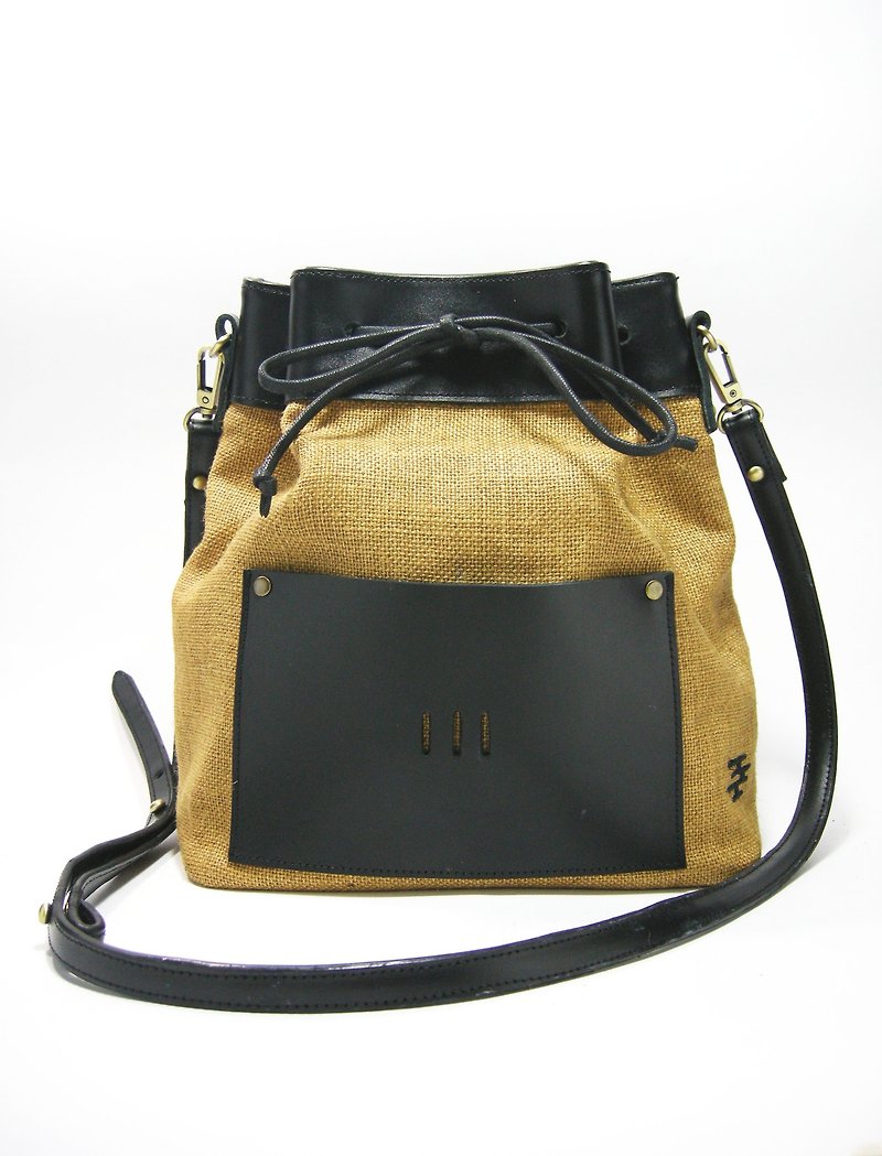 Ink black bucket bag (black cowhide / linen) __made as zuo zuo hand-made embroidery leather - Messenger Bags & Sling Bags - Cotton & Hemp Brown