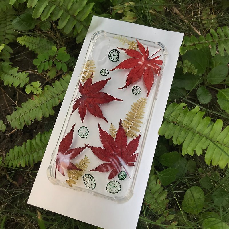 Pressed flower Phonecase Handmade with real flower - เคส/ซองมือถือ - พืช/ดอกไม้ สีแดง