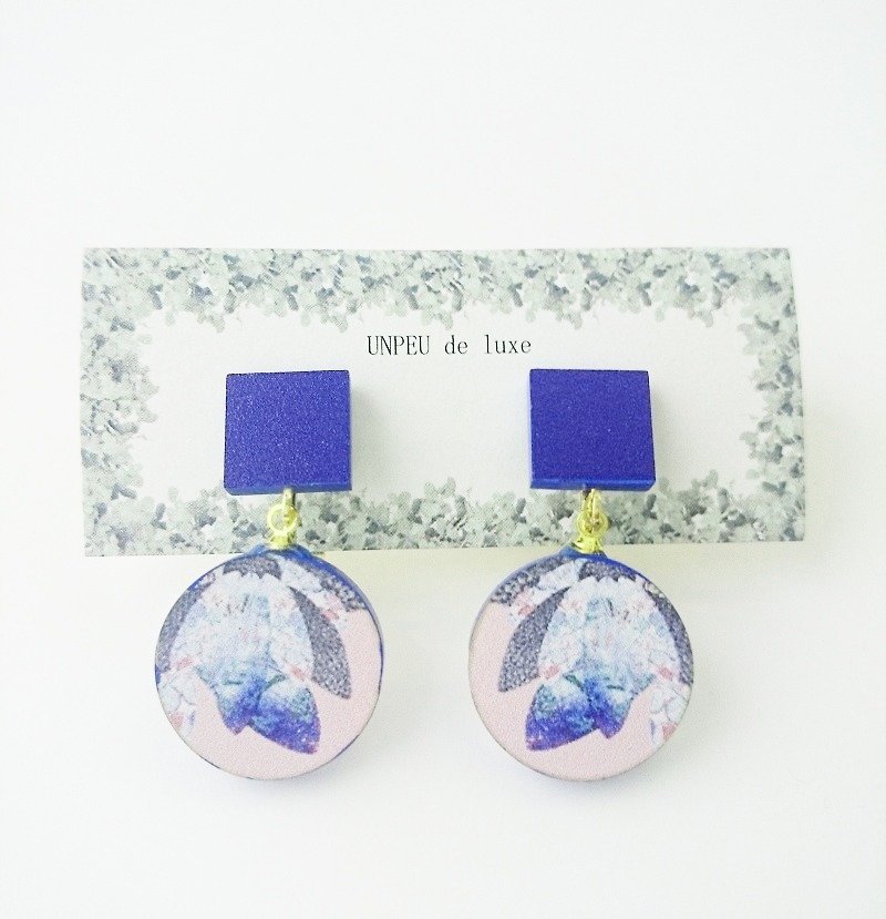 geometric print wooden earrings - ピアス・イヤリング - 木製 ブルー