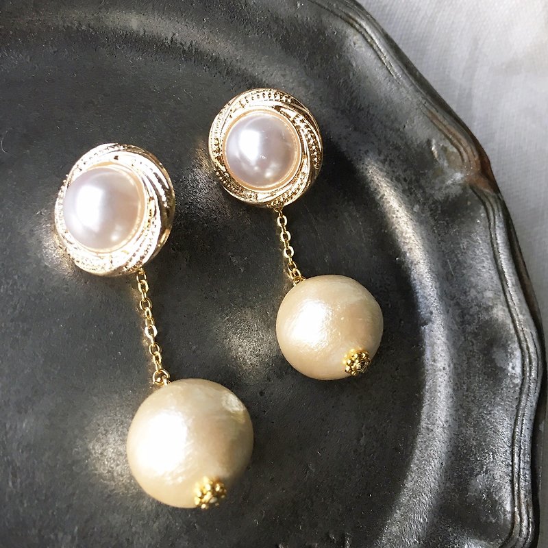 2 Way / White pearls with Cotton big ball pierces - Earrings & Clip-ons - Plastic White