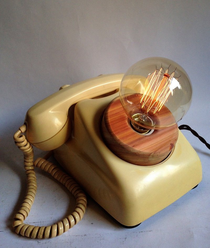"CL Studio" [old soul retro 600 antique nostalgic telephone lamp holder] / T4 - โคมไฟ - ไม้ สีเหลือง