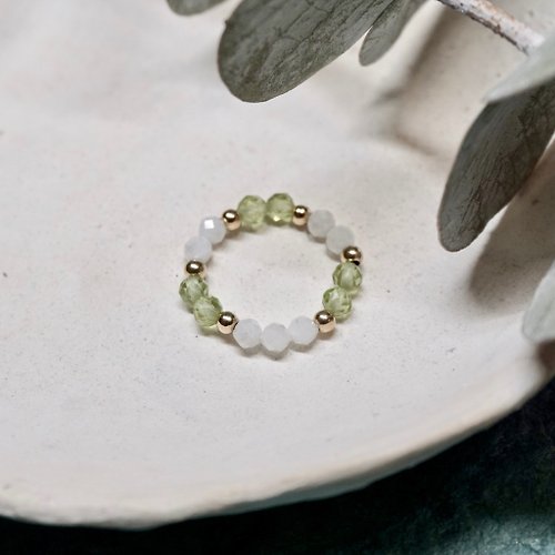 MODOMODO accessory design 飾品設計 ll 月光石與橄欖石戒指 ll 美國14kgf包金 天然石戒指