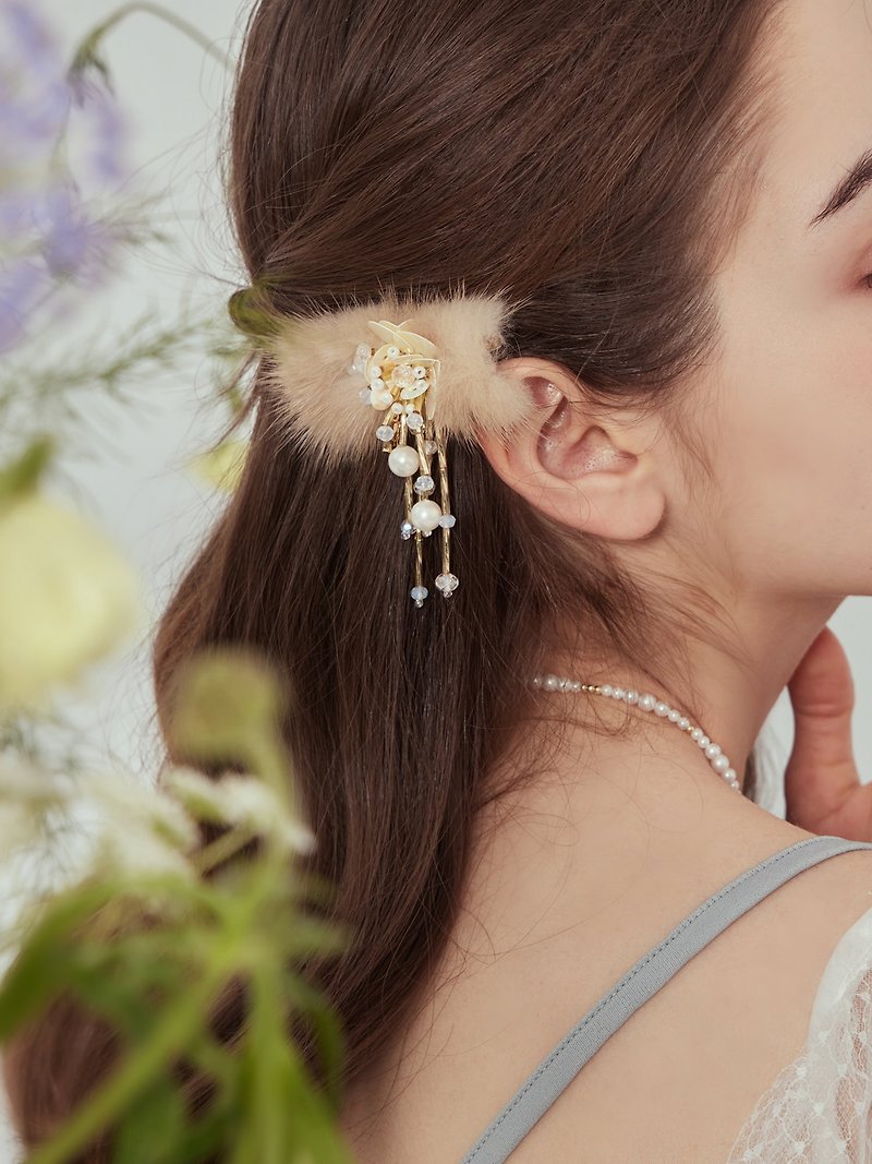 Greenhouse romance. MUCHAT handmade 14KGP crystal bead flower plush hair clip/press clip - Hair Accessories - Polyester Khaki