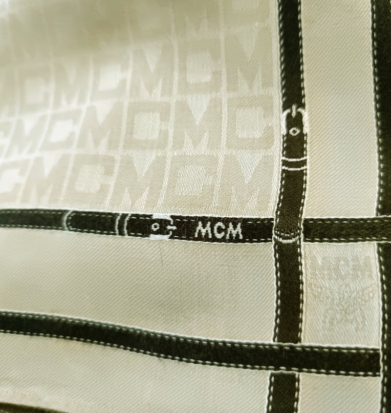 MCM Vintage Handkerchief Pocket Square Monogram Logo Gift for Him 18 x 18 inches - 手帕 - 棉．麻 卡其色