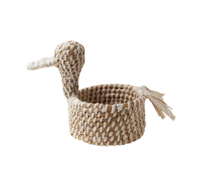 Earth Tree Fair Trade fair trade -- Duck shape straw basket (small) - ชั้นวาง/ตะกร้า - วัสดุอีโค 