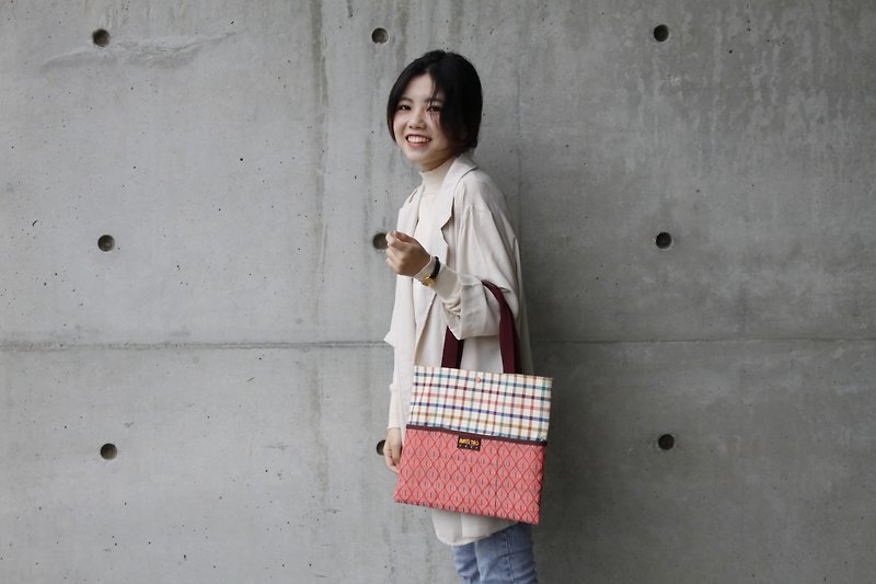 Taiwanese bag(small size) - กระเป๋าถือ - ผ้าฝ้าย/ผ้าลินิน สีนำ้ตาล
