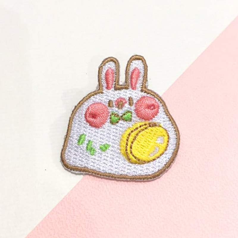 Dog clip star/original embroidery pin/poached egg and rabbit - เข็มกลัด - งานปัก 